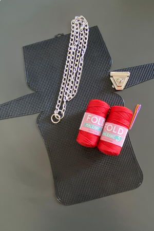 Kanvas Çanta Kırmızı Örgü Kiti 45x22cm - Polyester Makrome No.3 Plastik Kanvas Çanta Seti