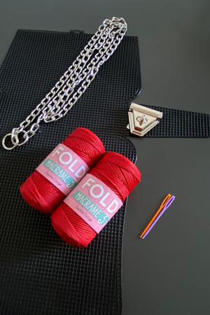 Kanvas Çanta Kırmızı Örgü Kiti 45x22cm - Polyester Makrome No.3 Plastik Kanvas Çanta Seti